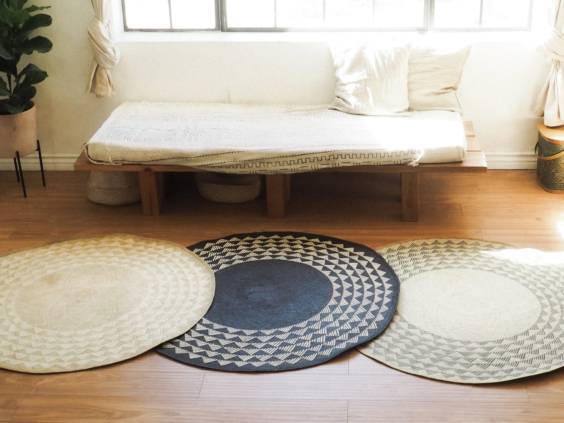 White Triangle Mat | 4' Round | Natural Base - Shopping Warriors